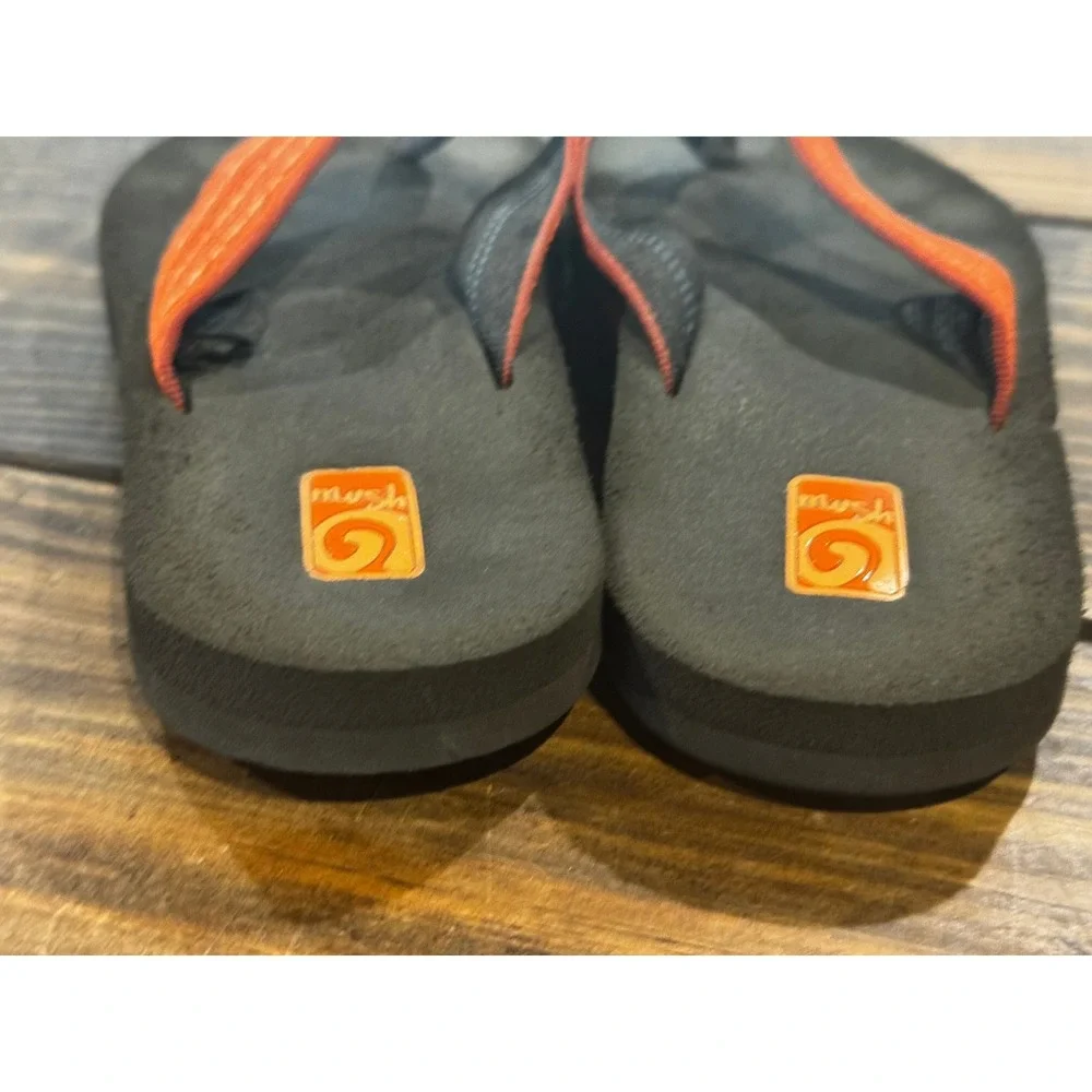 Teva Mush Flip Flops Mens 7 Orange Black Striped Thong Sandals Comfort Outdoor